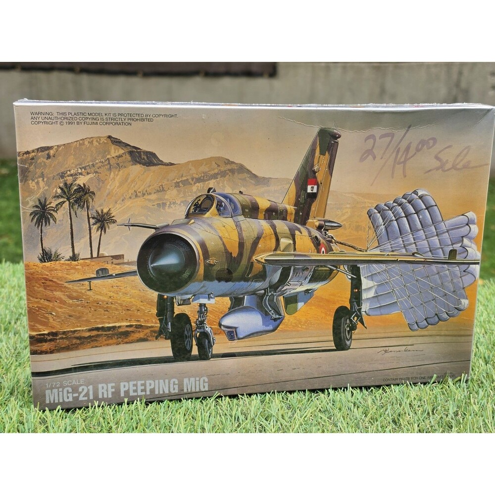 Fujimi 1/72 MiG-21 RF Peeping MiG Model Kit #27025 NEW SEALED* Marker On Plastic